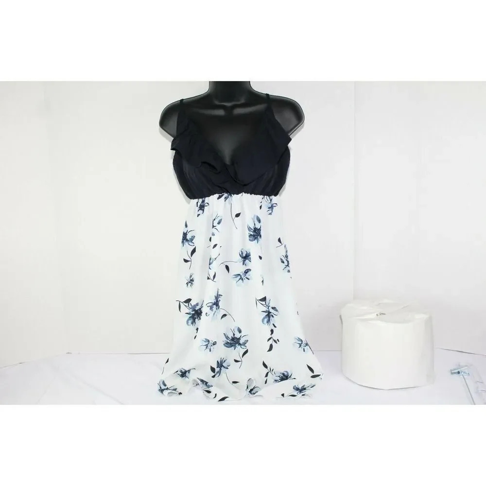 ladies Pat Pat dress no stains size S